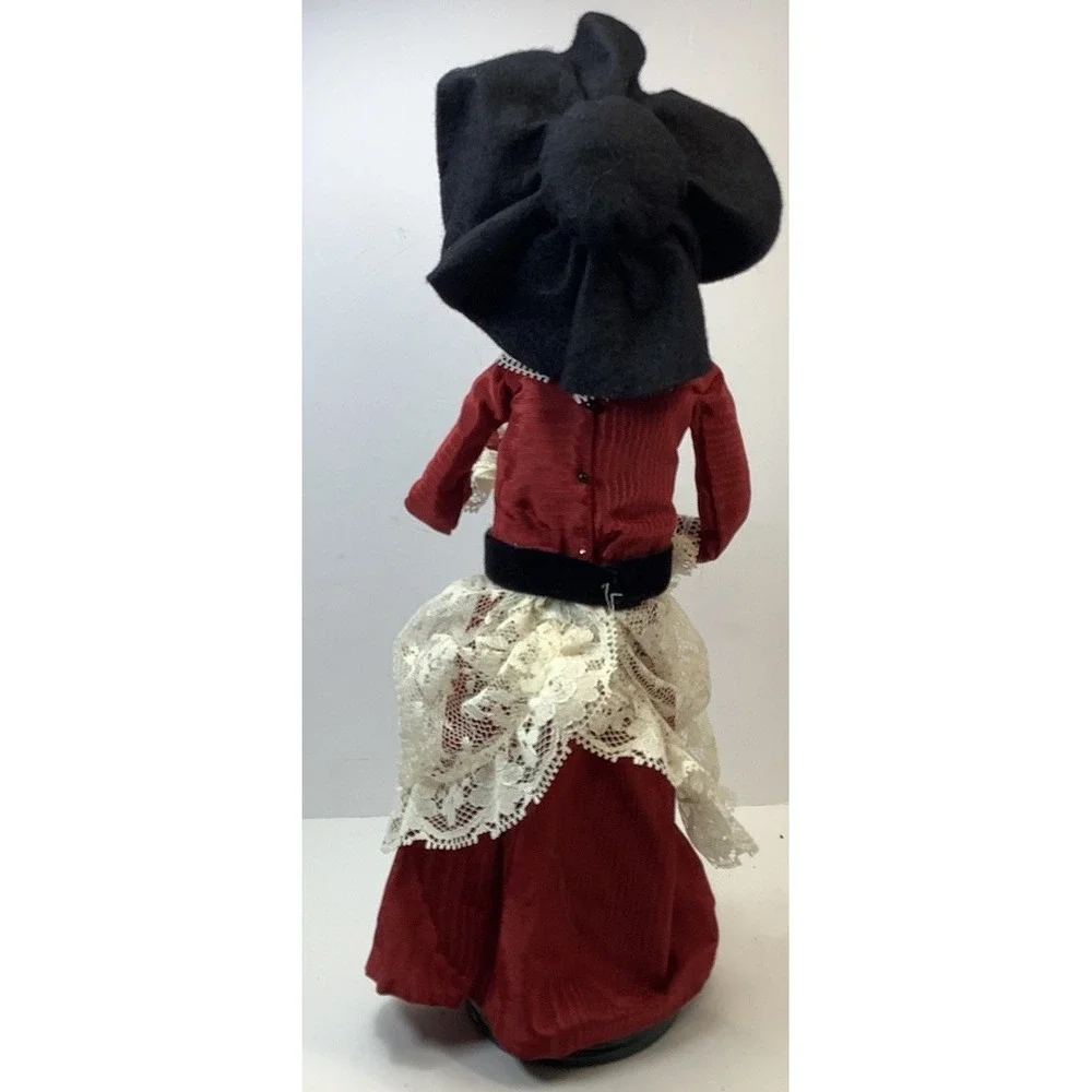 Byers Choice 1998 Victorian Adult Woman in Dress -‎ Caroler